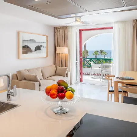 Parque Santiago Iv Official Отель 3*