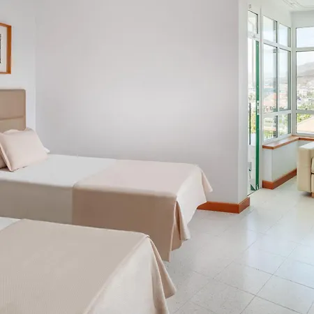 Parque Santiago Iv Official Hotel