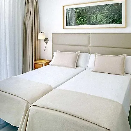 Parque Santiago Iv Official 3*